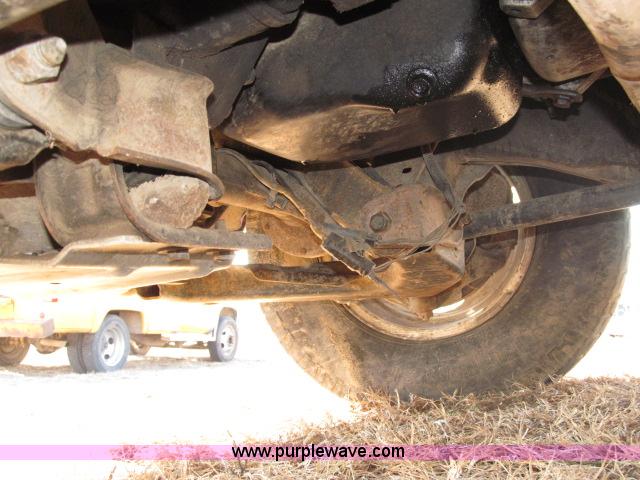 image for item B5082 1995 Chevrolet Cheyenne 3500 crew cab service truck