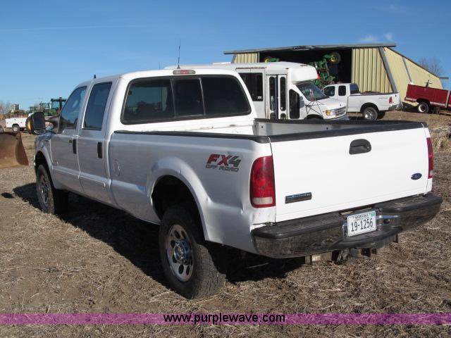 image for item B5084 2007 Ford F350 XLT Super Duty crew cab pickup truck