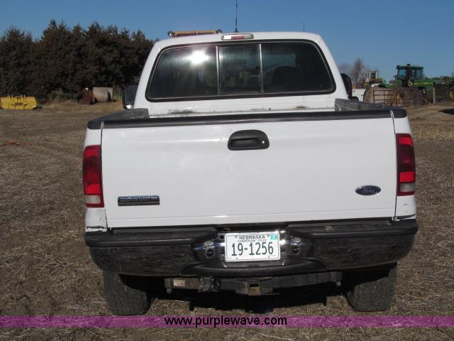 image for item B5084 2007 Ford F350 XLT Super Duty crew cab pickup truck