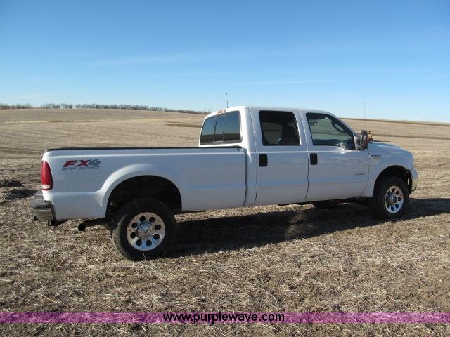 image for item B5084 2007 Ford F350 XLT Super Duty crew cab pickup truck