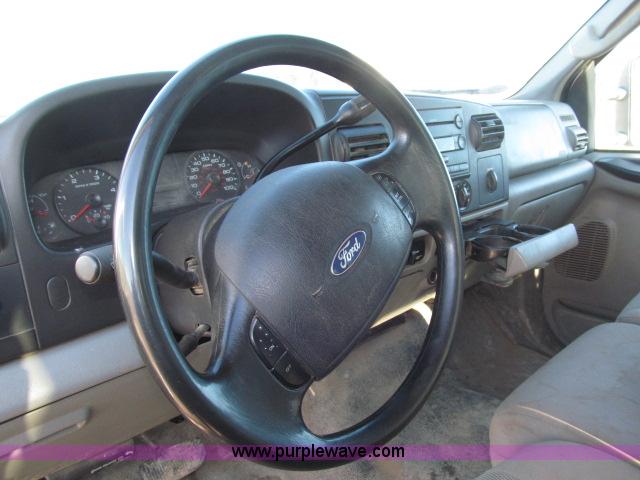 image for item B5084 2007 Ford F350 XLT Super Duty crew cab pickup truck