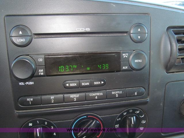 image for item B5084 2007 Ford F350 XLT Super Duty crew cab pickup truck