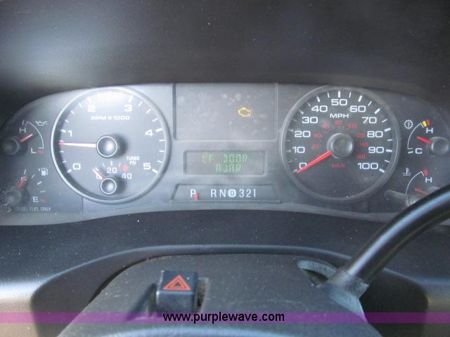 image for item B5084 2007 Ford F350 XLT Super Duty crew cab pickup truck