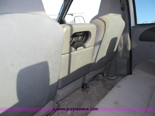 image for item B5084 2007 Ford F350 XLT Super Duty crew cab pickup truck