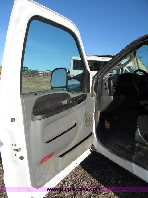image for item B5084 2007 Ford F350 XLT Super Duty crew cab pickup truck