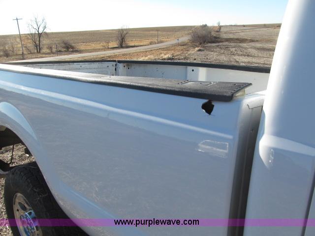 image for item B5084 2007 Ford F350 XLT Super Duty crew cab pickup truck