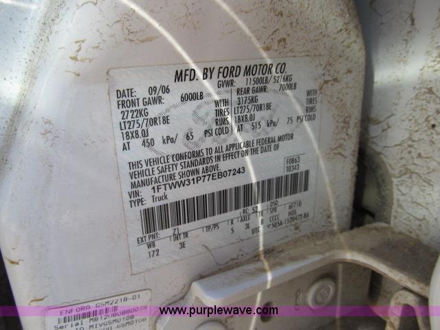 image for item B5084 2007 Ford F350 XLT Super Duty crew cab pickup truck