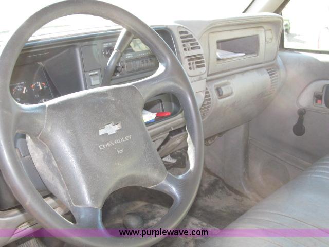image for item B5086 1997 Chevrolet Cheyenne 3500 crew cab service truck