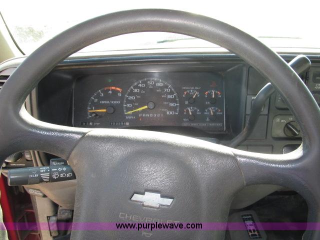 image for item B5086 1997 Chevrolet Cheyenne 3500 crew cab service truck