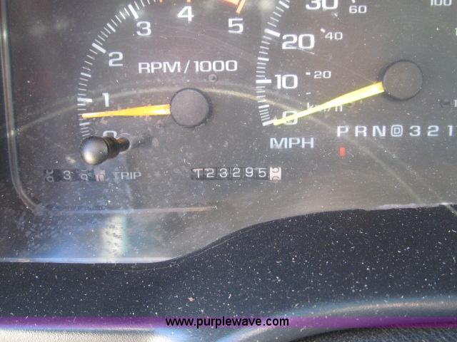 image for item B5086 1997 Chevrolet Cheyenne 3500 crew cab service truck