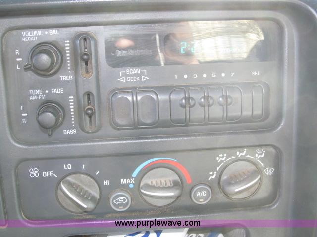 image for item B5086 1997 Chevrolet Cheyenne 3500 crew cab service truck