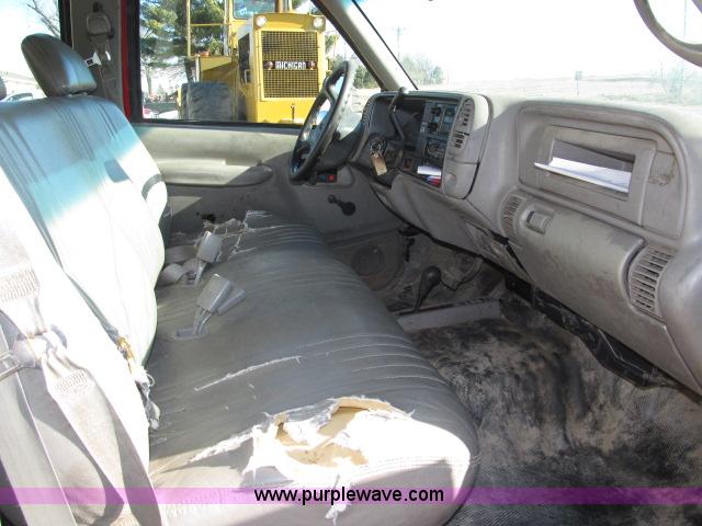 image for item B5086 1997 Chevrolet Cheyenne 3500 crew cab service truck
