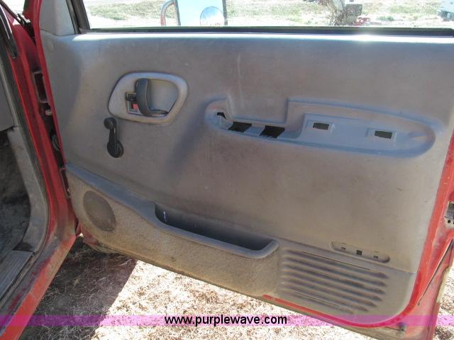 image for item B5086 1997 Chevrolet Cheyenne 3500 crew cab service truck