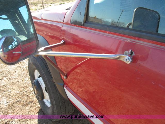 image for item B5086 1997 Chevrolet Cheyenne 3500 crew cab service truck