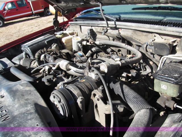image for item B5086 1997 Chevrolet Cheyenne 3500 crew cab service truck
