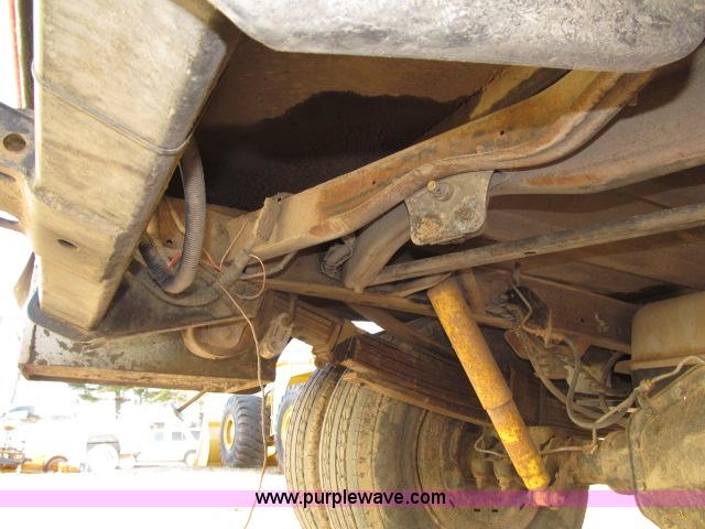 image for item B5086 1997 Chevrolet Cheyenne 3500 crew cab service truck