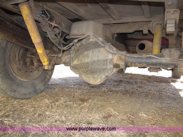 image for item B5086 1997 Chevrolet Cheyenne 3500 crew cab service truck