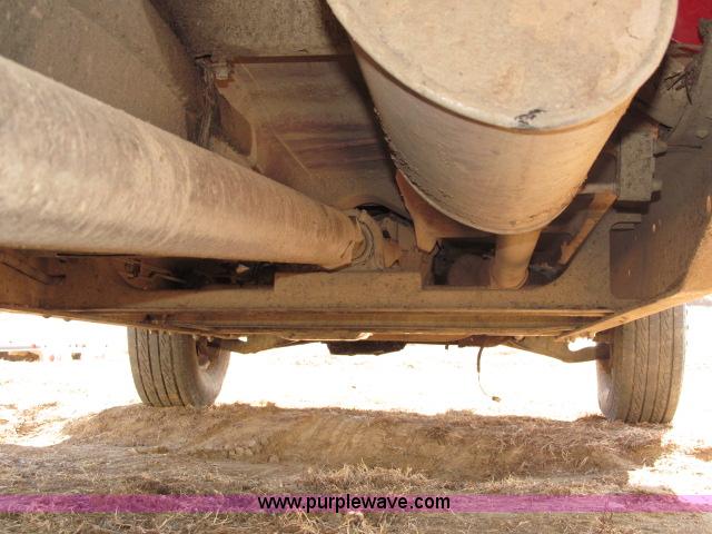 image for item B5086 1997 Chevrolet Cheyenne 3500 crew cab service truck