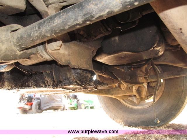 image for item B5086 1997 Chevrolet Cheyenne 3500 crew cab service truck