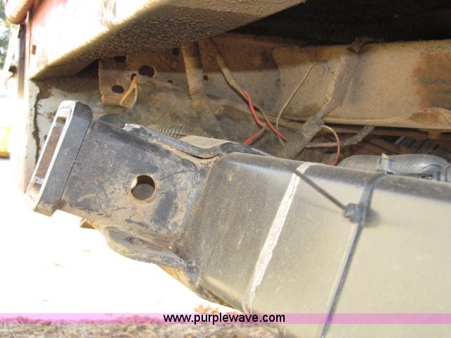 image for item B5086 1997 Chevrolet Cheyenne 3500 crew cab service truck