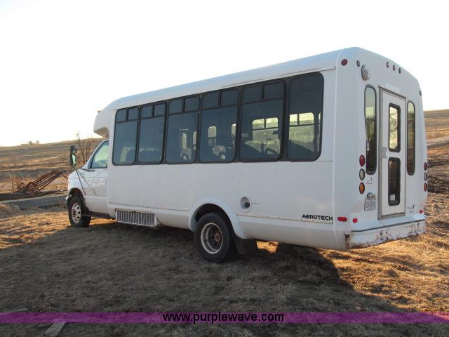 image for item B5088 2000 Ford E450 Super Duty bus