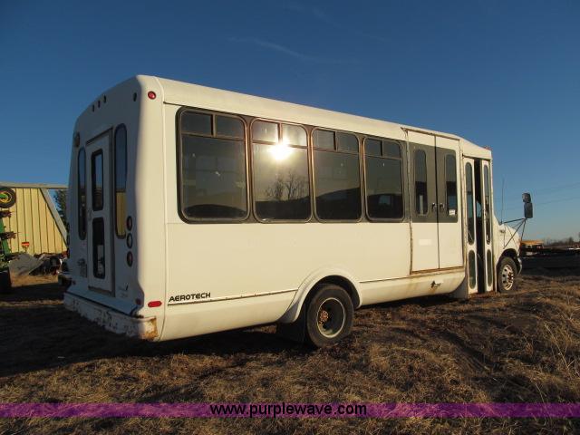 image for item B5088 2000 Ford E450 Super Duty bus