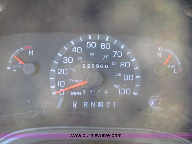 image for item B5088 2000 Ford E450 Super Duty bus
