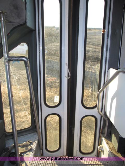 image for item B5088 2000 Ford E450 Super Duty bus