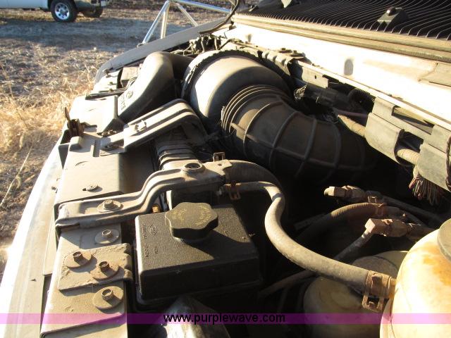 image for item B5088 2000 Ford E450 Super Duty bus