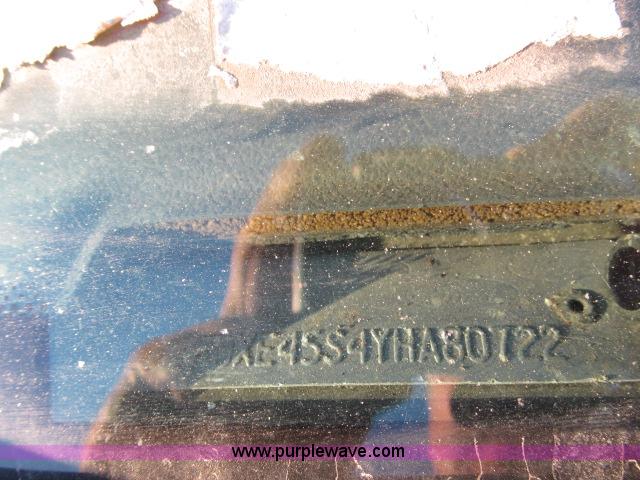 image for item B5088 2000 Ford E450 Super Duty bus