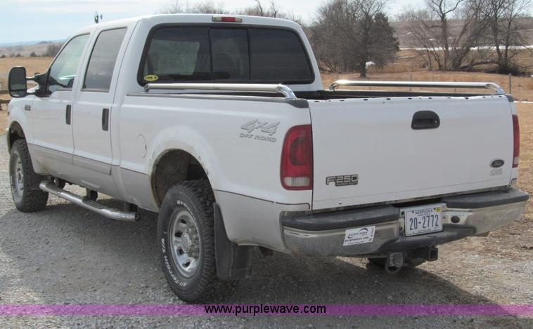 image for item B5095 2001 Ford F250 XLT Super Duty crew cab pickup truck