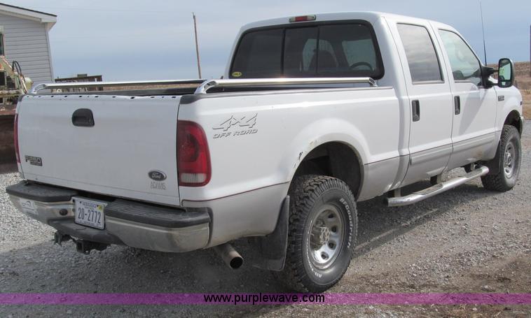 image for item B5095 2001 Ford F250 XLT Super Duty crew cab pickup truck