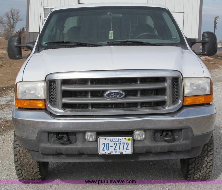 image for item B5095 2001 Ford F250 XLT Super Duty crew cab pickup truck