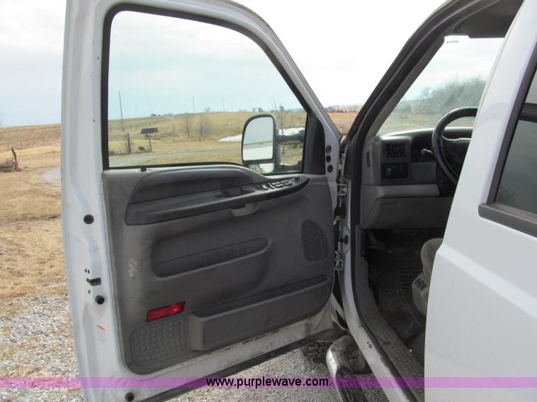 image for item B5095 2001 Ford F250 XLT Super Duty crew cab pickup truck