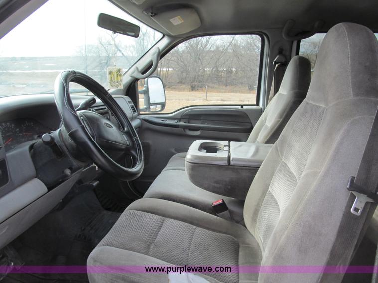 image for item B5095 2001 Ford F250 XLT Super Duty crew cab pickup truck