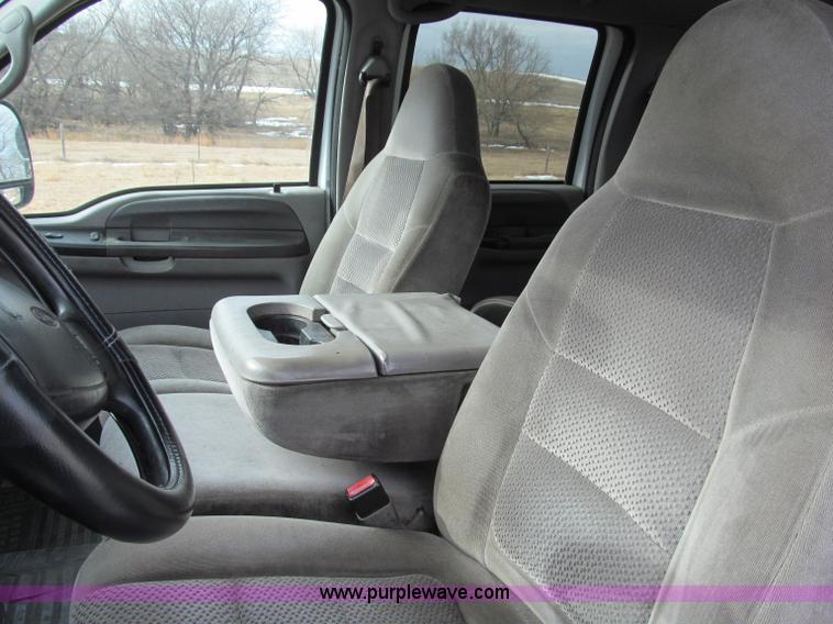 image for item B5095 2001 Ford F250 XLT Super Duty crew cab pickup truck