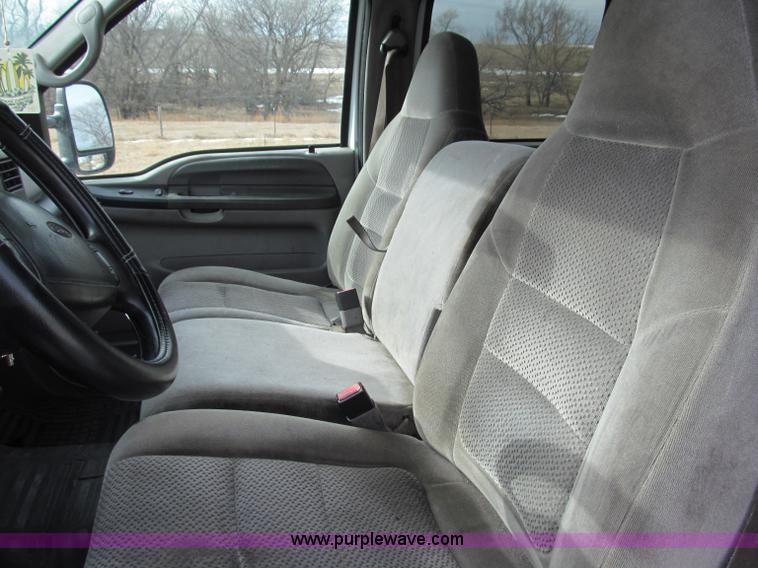 image for item B5095 2001 Ford F250 XLT Super Duty crew cab pickup truck