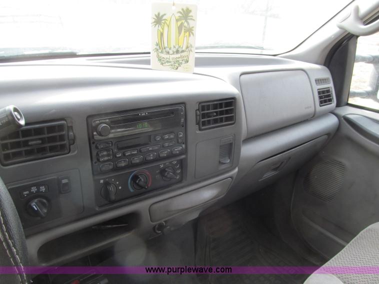 image for item B5095 2001 Ford F250 XLT Super Duty crew cab pickup truck