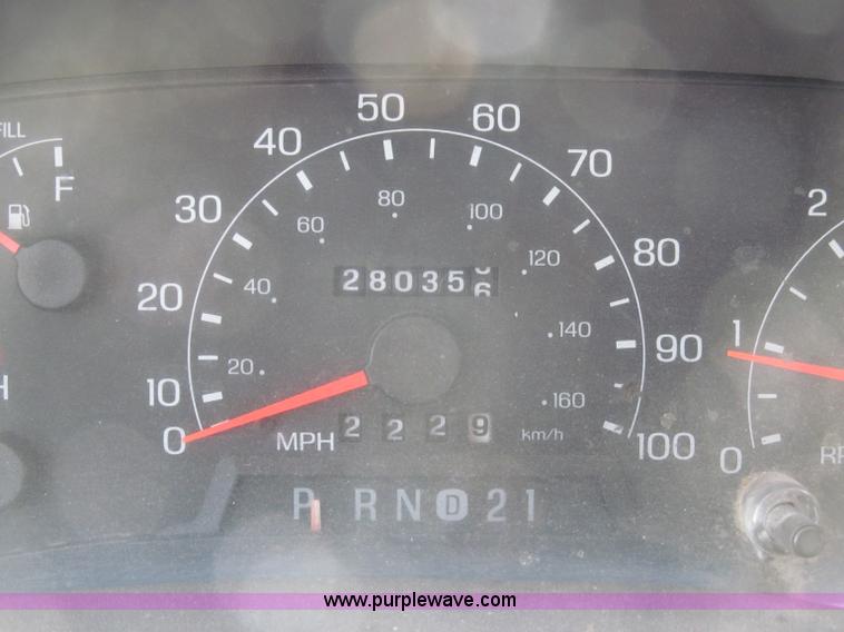 image for item B5095 2001 Ford F250 XLT Super Duty crew cab pickup truck