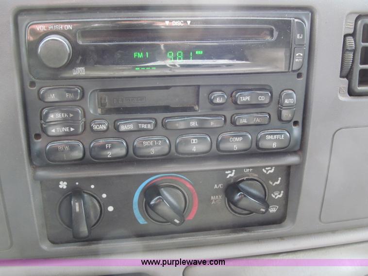 image for item B5095 2001 Ford F250 XLT Super Duty crew cab pickup truck