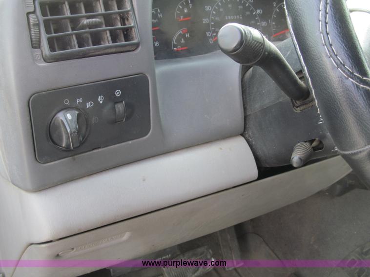 image for item B5095 2001 Ford F250 XLT Super Duty crew cab pickup truck