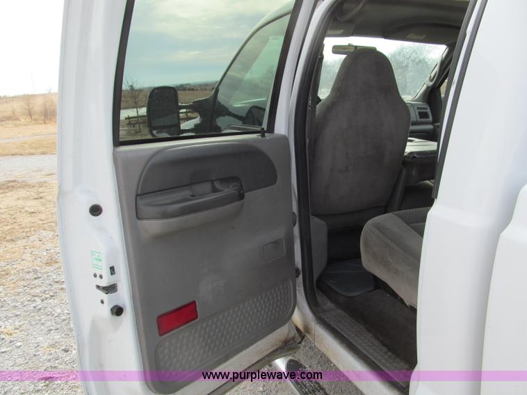 image for item B5095 2001 Ford F250 XLT Super Duty crew cab pickup truck