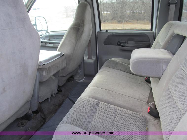 image for item B5095 2001 Ford F250 XLT Super Duty crew cab pickup truck