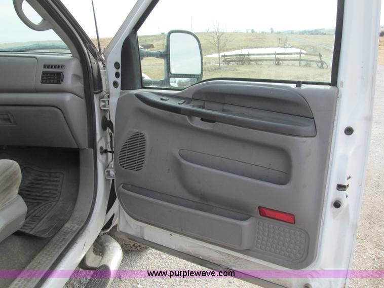 image for item B5095 2001 Ford F250 XLT Super Duty crew cab pickup truck