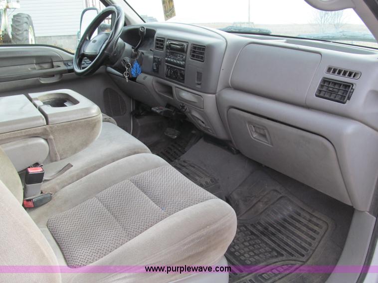 image for item B5095 2001 Ford F250 XLT Super Duty crew cab pickup truck