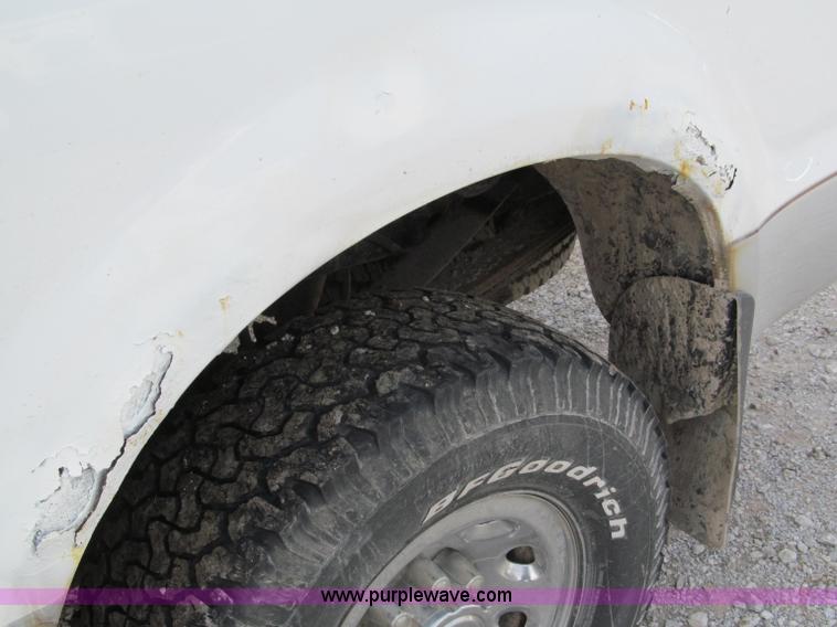 image for item B5095 2001 Ford F250 XLT Super Duty crew cab pickup truck