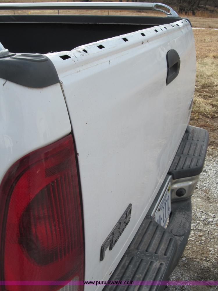 image for item B5095 2001 Ford F250 XLT Super Duty crew cab pickup truck