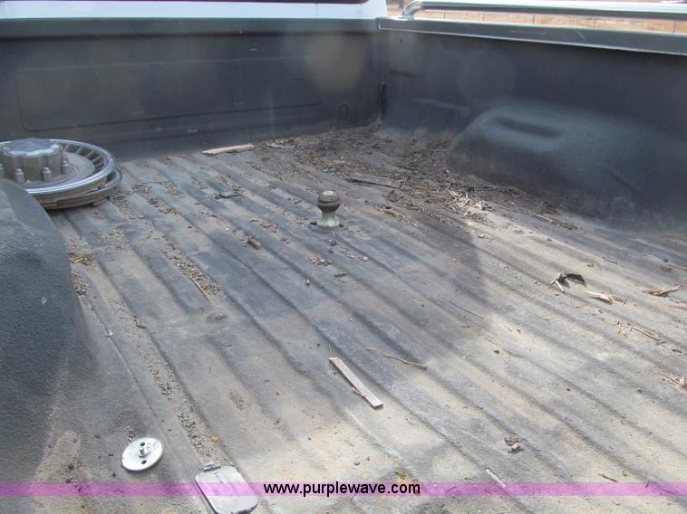 image for item B5095 2001 Ford F250 XLT Super Duty crew cab pickup truck