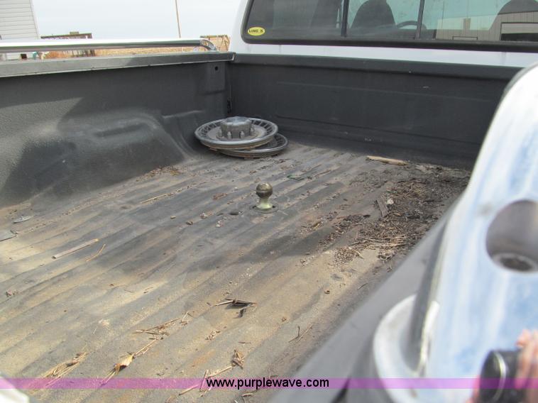 image for item B5095 2001 Ford F250 XLT Super Duty crew cab pickup truck