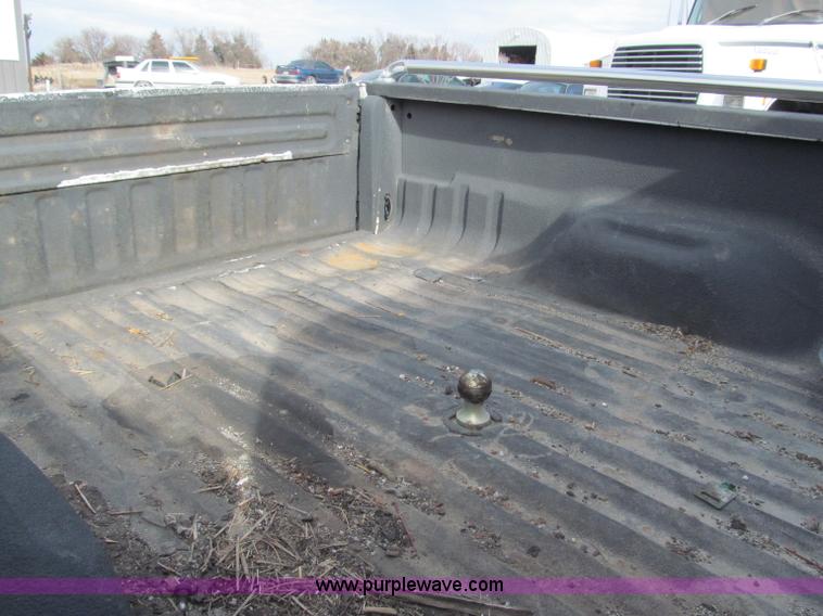 image for item B5095 2001 Ford F250 XLT Super Duty crew cab pickup truck